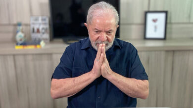 Foto de Pesquisa pró-Lula que foi paga por banco repercute nas redes