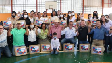 Foto de SEMEC entrega 1.200 kit professor aos educadores de Três Lagoas