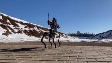 Foto de Armas de guerra do futuro que já são realidade: Cão-robô faz disparos com fuzil na Rússia