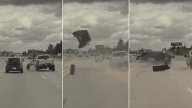 Foto de Pneu se solta de caminhonete e atinge carro, que é arremessado a três metros de altura; veja vídeo