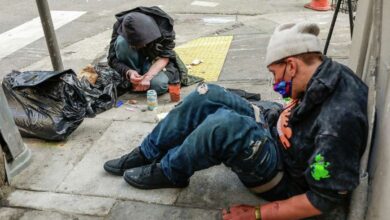 Foto de Fentanil: epidemia de droga que transforma usuários em ‘zumbis’ mata 72 mil nos EUA
