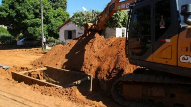 Foto de Prefeito Angelo Guerreiro pede atenção dos moradores durante início das obras de drenagem na Vila Haro